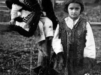 Микола Сеньковський. Гуцульські діти, 1927 р. (зі сайту http://audiovis.nac.gov.pl)