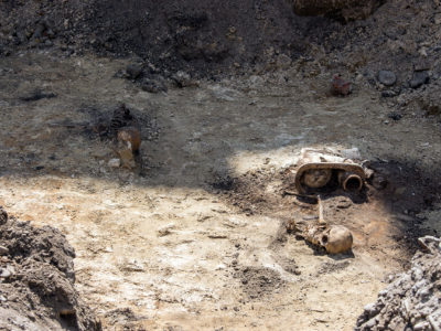 Масові людські захоронення у подвір’ї Національного музею-меморіалу «Тюрма на Лонцького»