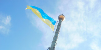 Як 3 квітня 1990 року над Львовом піднімали Державний Прапор України