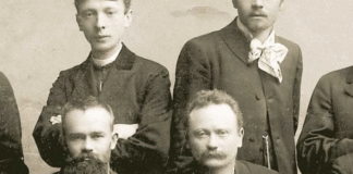 Грушевський та Франко на святкуванні 100-річчя виходу у світ Енеїди І.Котляревського і 25-річчя літературної діяльності І.Франка. Львів, 1898. Фрагмент фото.