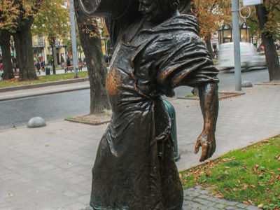 Пам’ятник Львівському пивовару (пр. Свободи, 18). Фото: Анастасія Нерознак