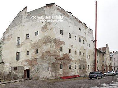 Тюрма на Лонцького / http://www.karpaty.info/data/objects/img/3101/out2.jpg