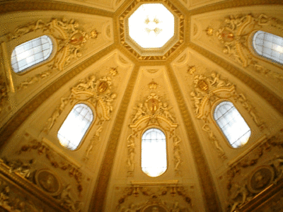 Зала під куполом