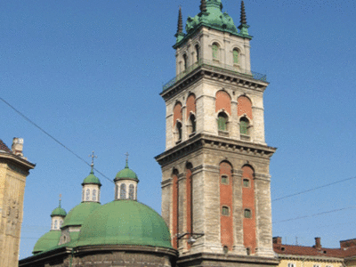 Успенська церква та вежа Корнякта. Центр православної (русько-української) громади у Львові.