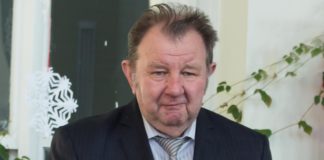 Вчений секретар Науково-технічної бібліотеки НУ “Львіська політехніка”, упорядник книги “Від Реальної школи до Львівської політехніки” Олександр Шишка