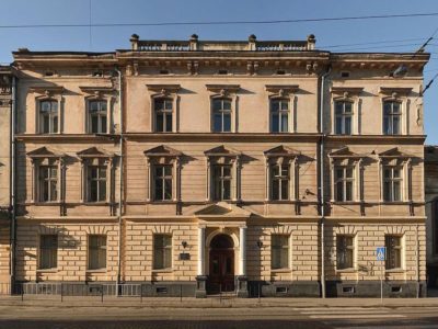 Будинок колишнього архіву карт у Львові по вул. Личаківській, 2