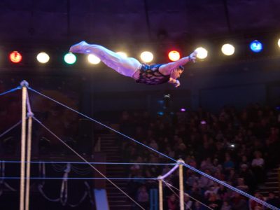 Гімнасти на турніках під керівництвом Володимира Єрьоменка