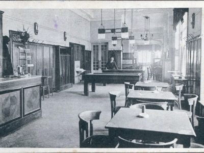 Кав’ярня у готелі «Royal», 1916-1918 рр. Листівка із серії «Привітання з Самбора»