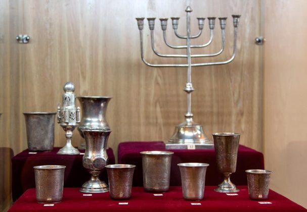 Експозиція виставки &laquo;Раритети єврейської спадщини&raquo;