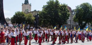 Як у Львові гопак танцювали