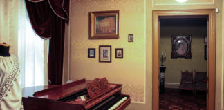 Фрагмент експозиції Музично-меморіального музею Соломії Крушельницької у Львові