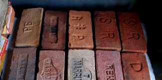 Історія, написана на цеглі