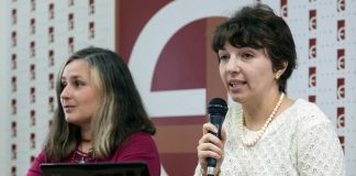 Іванна Гонак та Ксенія Бородін під час лекції "Назви-привиди вулиці Коперника"