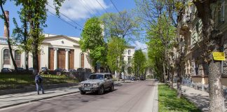 Вулиця Миколи Устияновича у Львові. Фото 2018 року