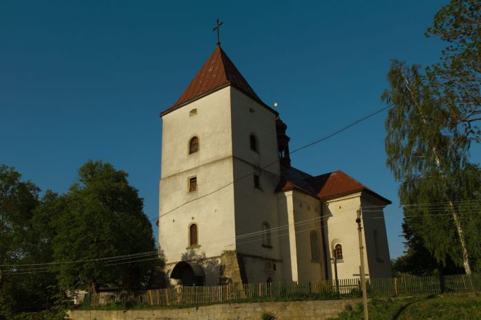 Оборонний костел святого Станіслава в Дунаєві