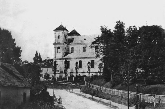 Костел Марії Магдалини і вигляд на вулицю Новий Світ. Фото Ю. Едера, 1870-ті рр.