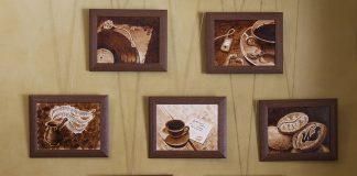 Експозиція виставки Ольги Шишунової «Від броварні до кав’ярні»