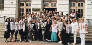 У Львові відбулось дефіле освітян із 36 країн світу в сучасному українському національному одязі