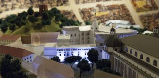 Експозиція виставки «Археологічні знахідки Палацу Великих Князів Литовських. Повсякденність Вільнюського двору»