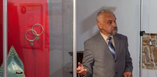 Микола Бандрівський біля унікальних етруських пам’яток