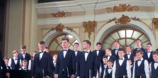 Виступ Хору хлопчиків та юнаків Мукачівської хорової школи (керівник Володимир Волонтир)