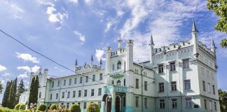 Замок у Білокриниці. Сучасне фото