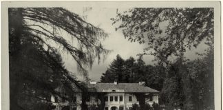 Палац Лянцкоронських в Хлопах. Фото початку ХХ століття