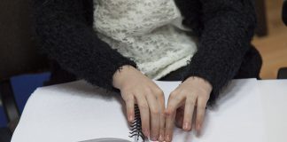 Презентація книги львівської письменниці Лесі Кічури «Добрі мамині казки. Магія Різдва» надрукованої шрифтом Брайля