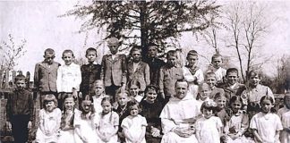 Фото причастя дітей з Гути Пеняцької. Фото з архіву А. Шваї