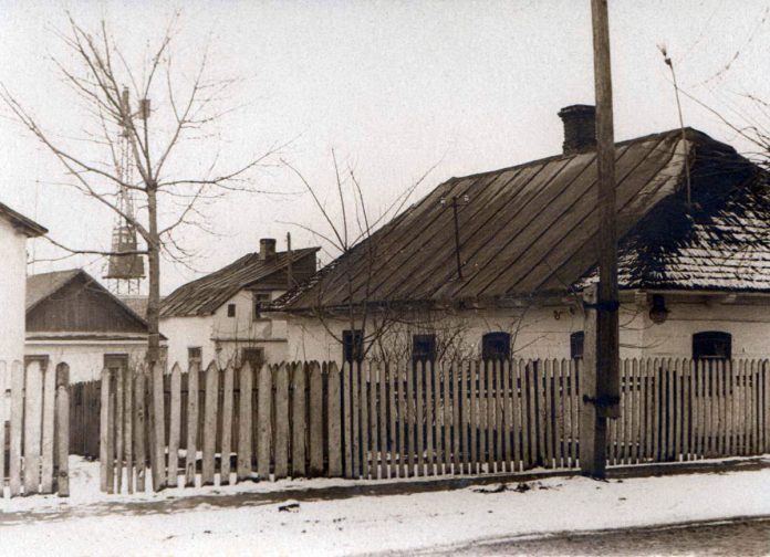 Хата Петра Омельчука, 1960-і рр. Зараз на цьому місці ресторан «Париж».