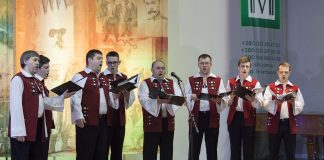 Львівська державна академічна чоловіча хорова капела «Дударик»