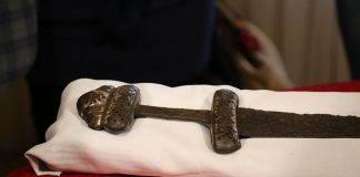 Врятований меч «епохи вікінгів»