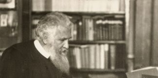 Митрополит Андрей Шептицький у бібліотеці