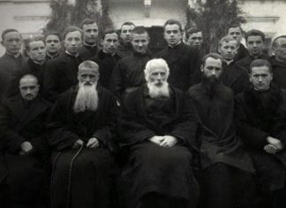 Ігумен Свято-Успенської Унівської Лаври о. Климентій Шептицький з монахами-студитами та богословами