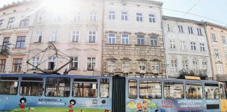 Літературна героїня Бася стала супергероєм Дитячого Форуму – Фестивалю дитячого читання «Книгоманія». Фото: ГО "Форум видавців".