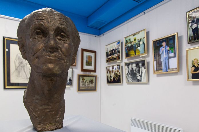 Експозиція виставки присвяченої 93-річчю від дня народження Бориса Возницького