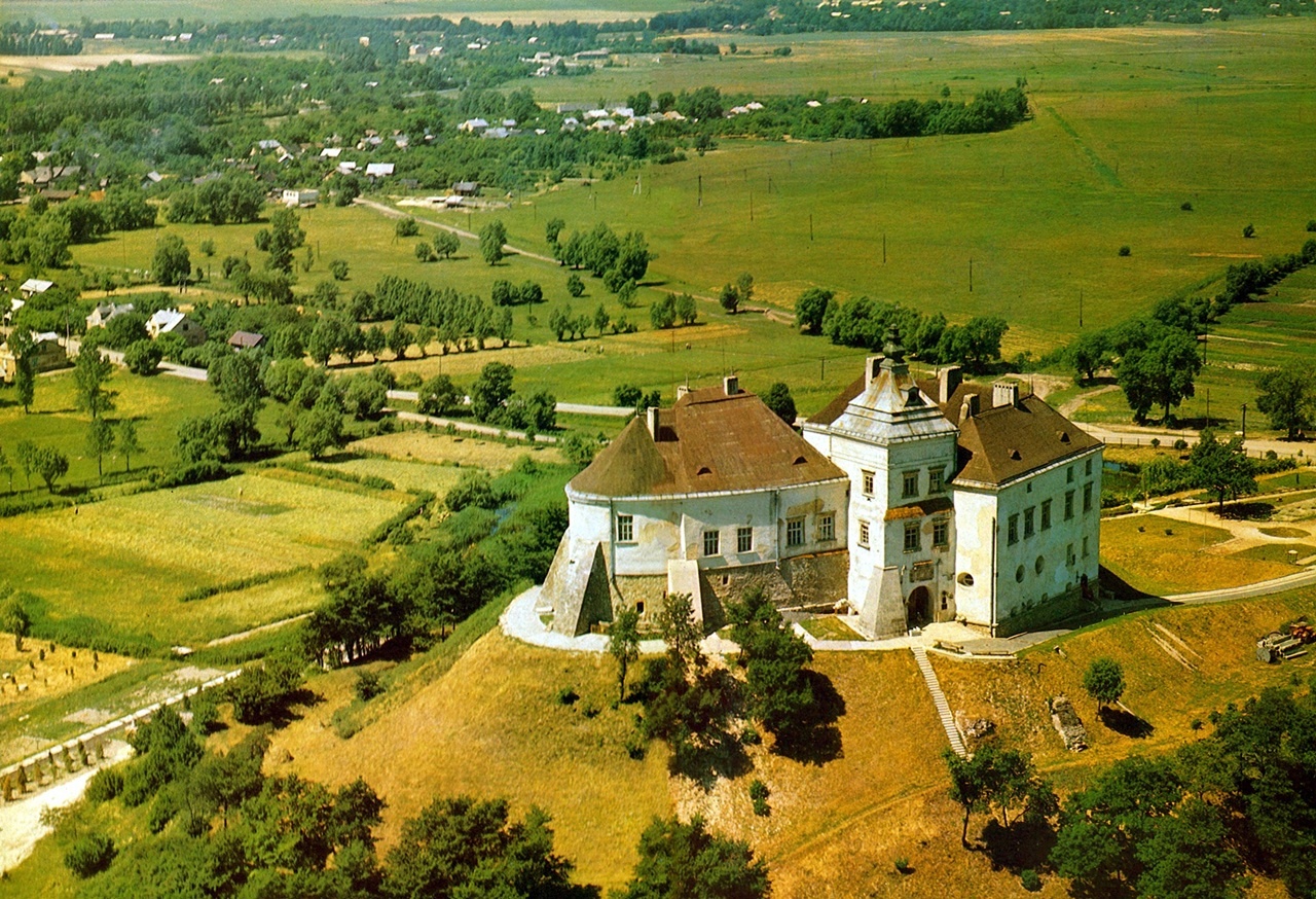 Олеський замок, 1984 р.