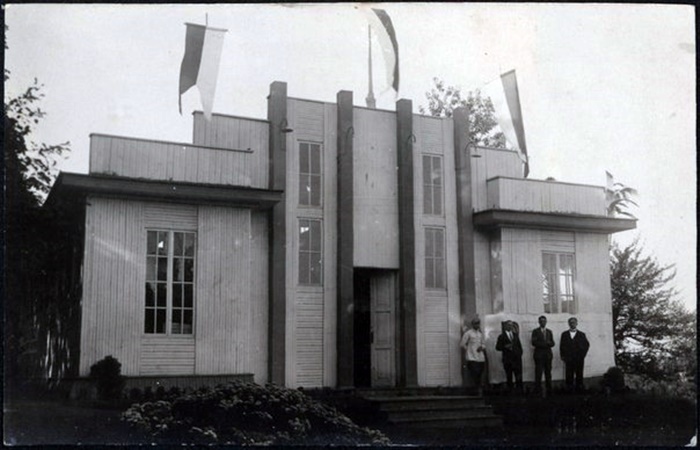 Один з павільйонів на Торгах