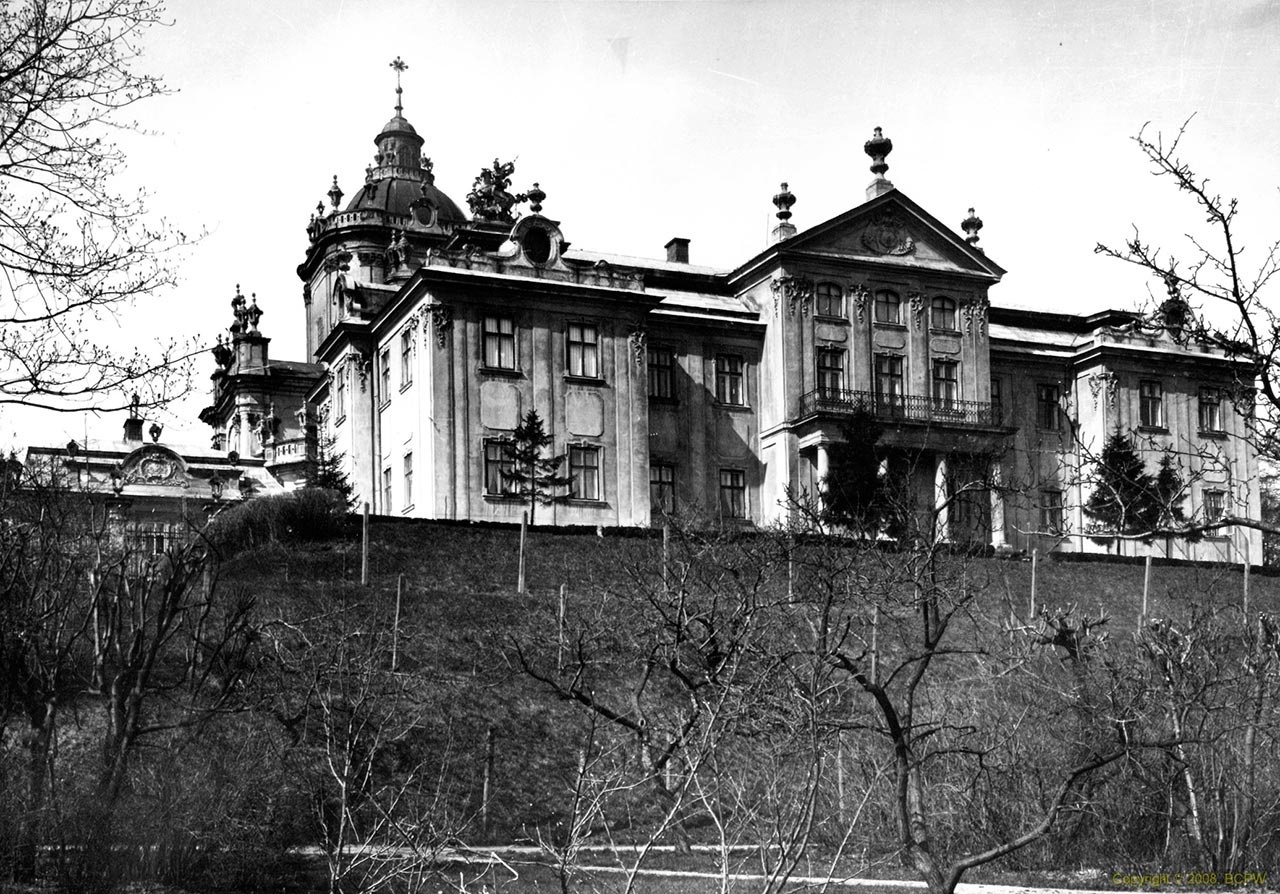 Архиєпископські палати на Святоюрській горі. Фото зроблено у 30-х рр.. ХХ ст.