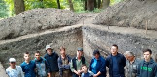 Розкопки на території міського парку у Буську. Фото зі сторінки краєзнавчого музею Буська у Facebook