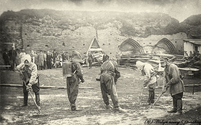 Протигазові навчання в замку Любарта, травень 1932