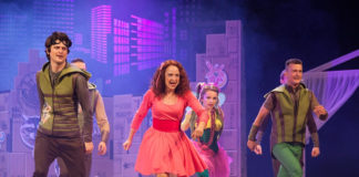 Сцена з вистави "Пітер Пен: нова історія"