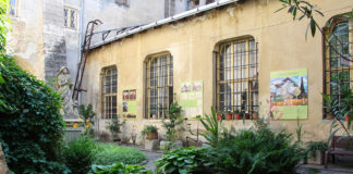 Експозиція виставки "hortus conclusus"