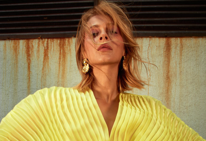 Співачка TAYANNA