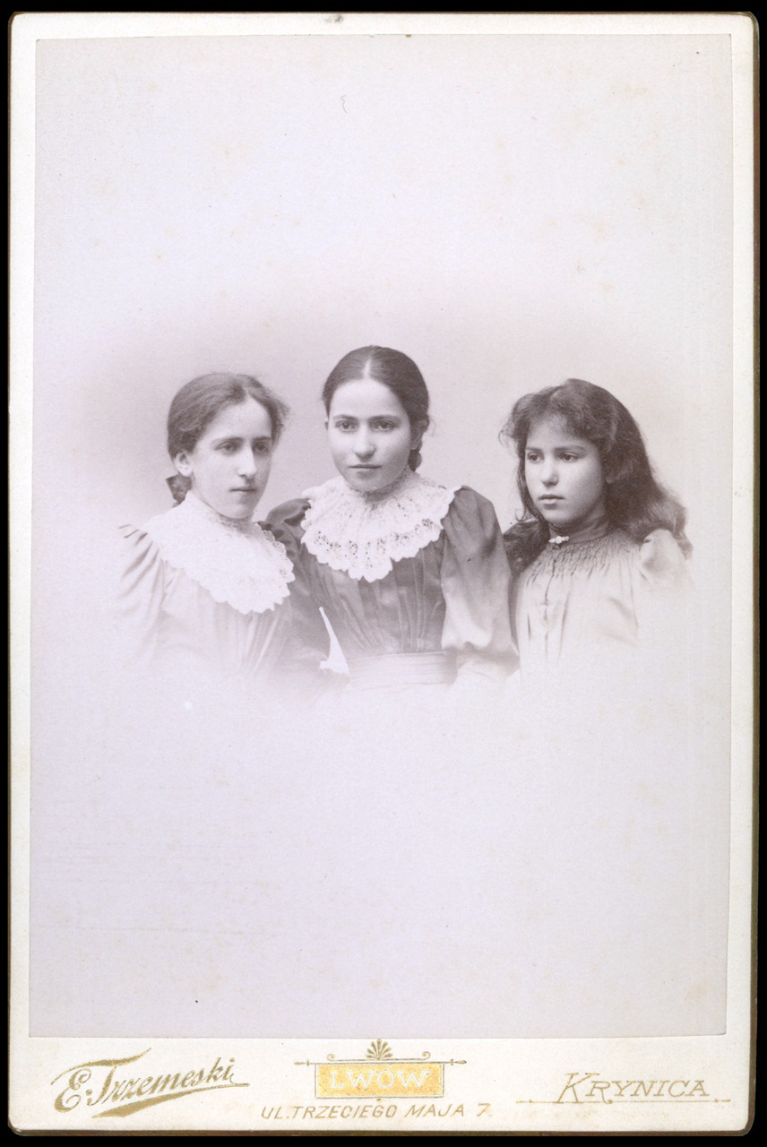 Світлина з ательє Едварда Тшемеського. Львів, ХІХст.