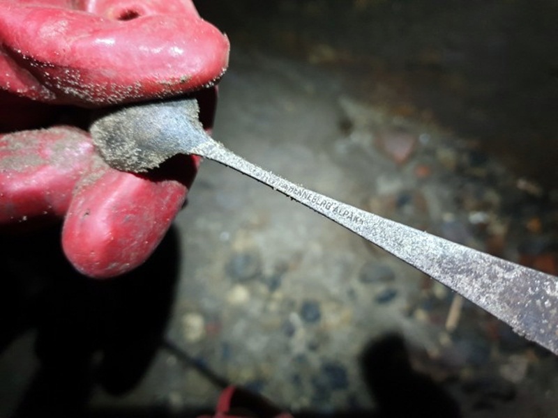 Австрійська ложечка. Лежала в боковій притоці в центрі