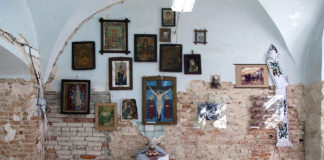 Експозиція виставки «Історія нескореної церкви» у Музеї Митрополита Андрея Шептицького