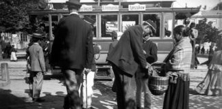 Один із перших електричних трамваїв виробництва Siemens&Halske у Львові, фото початку ХХ століття