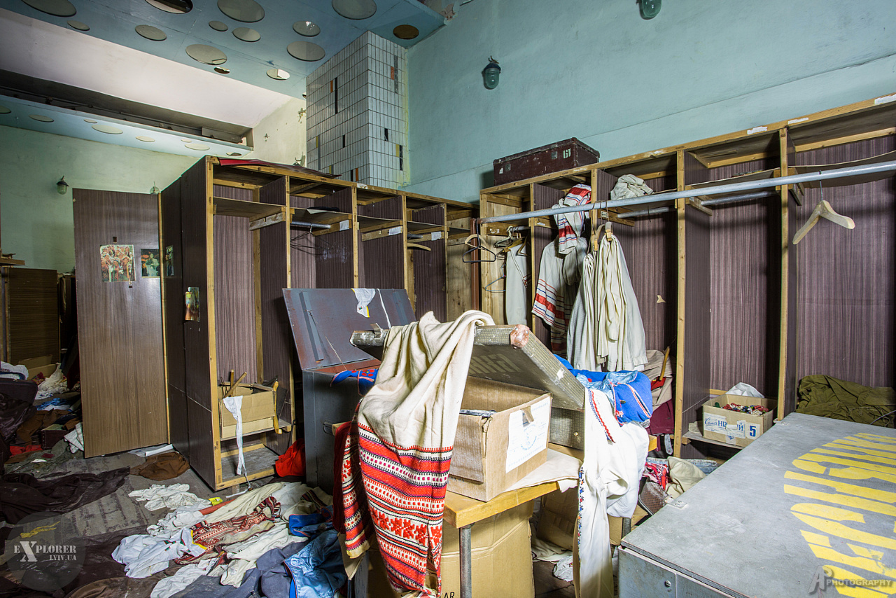 Перший поверх костелу