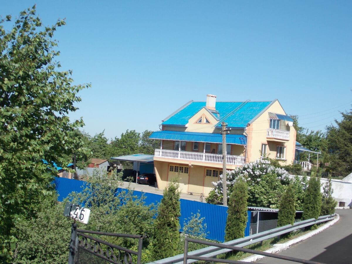 Вул. Київська, 145. Тут була початкова школа № 13